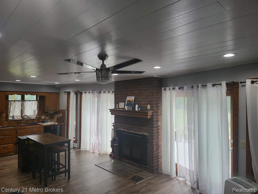 4661 Murphy Lake Road Millington, MI 48746 - Photo 3 of 33
