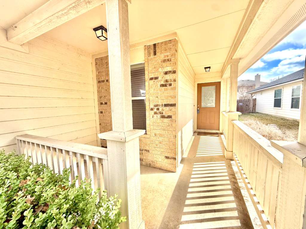 8501 Shallot Way Austin, TX 78748 - Photo 3 of 26 a bathroom with a bathtub and shower