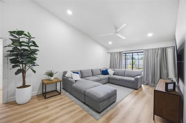 $3,100 | 2212 Lake Bay Way, Brandon, FL 33511