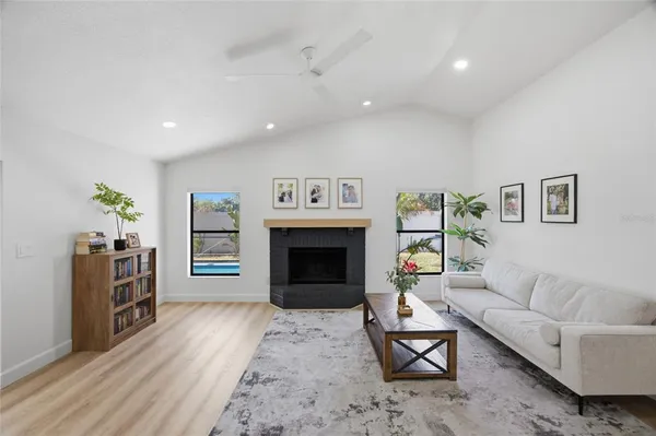 $3,100 | 2212 Lake Bay Way, Brandon, FL 33511