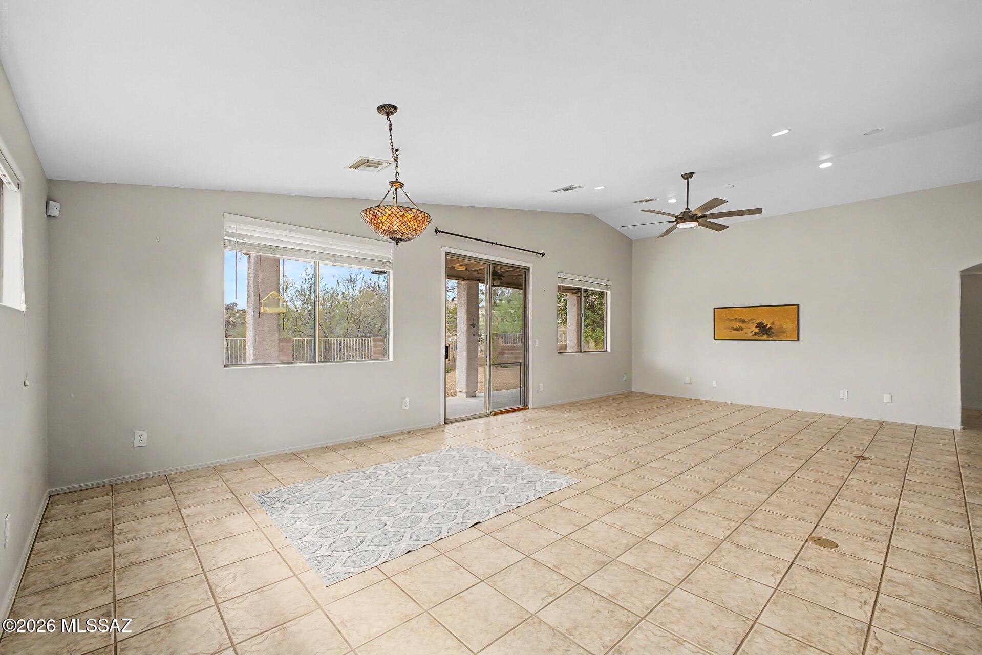 301 West Greys Road Tucson, AZ 85737 - Photo 6 of 34 Great Room