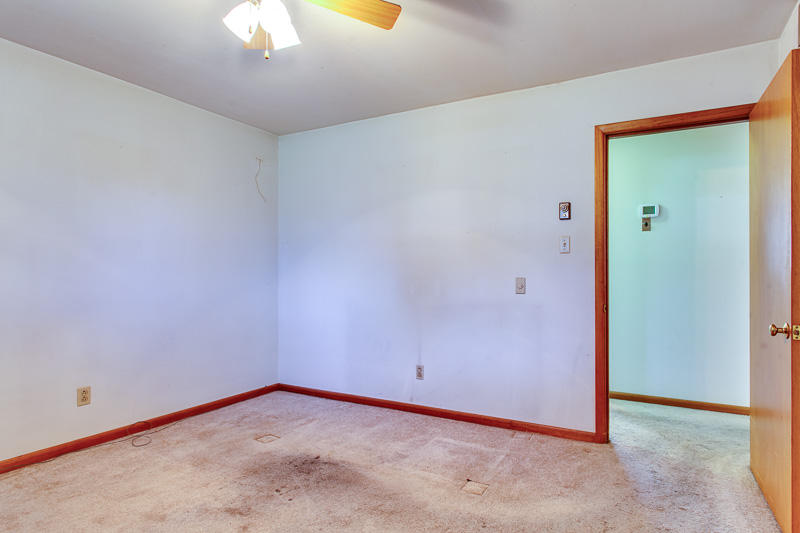 4209 Crestfield Road Knoxville, TN 37921 - Photo 18 of 30 1st bedroom