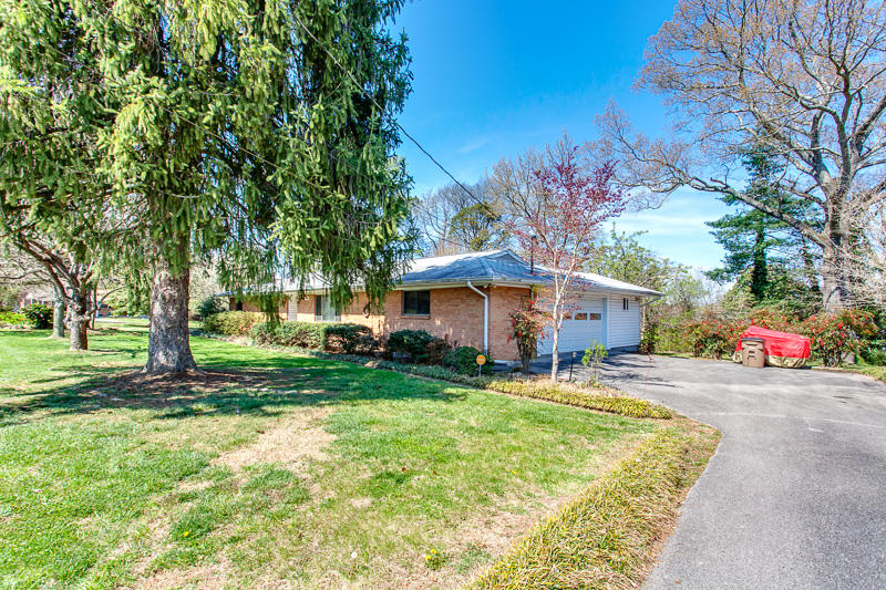 4209 Crestfield Road Knoxville, TN 37921 - Photo 3 of 30 4209 Crestfield Rd.