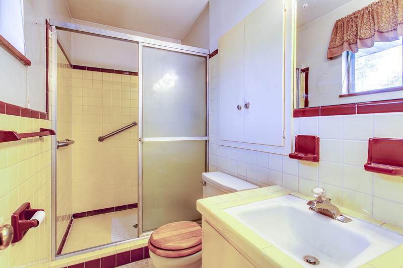 4209 Crestfield Road Knoxville, TN 37921 - Photo 24 of 30 Master bath with newly tiled shower