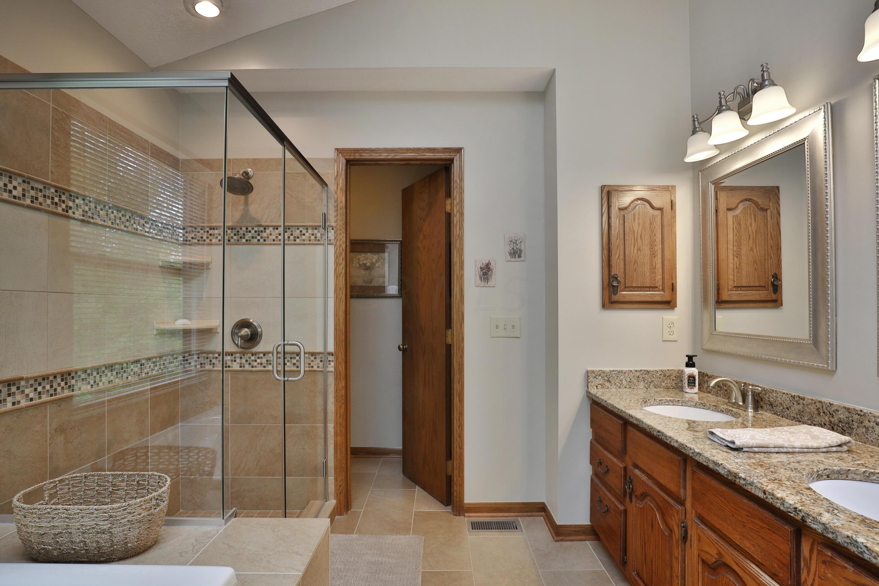 930 Riva Ridge Boulevard Columbus, OH 43230 - Photo 30 of 52 a930-RivaRidge-37