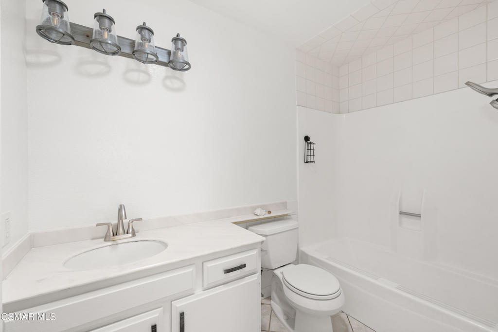 2050 Cheam Avenue Simi Valley, CA 93063 - Photo 16 of 21