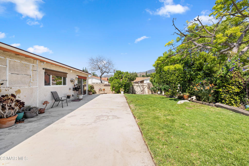 2050 Cheam Avenue Simi Valley, CA 93063 - Photo 18 of 21