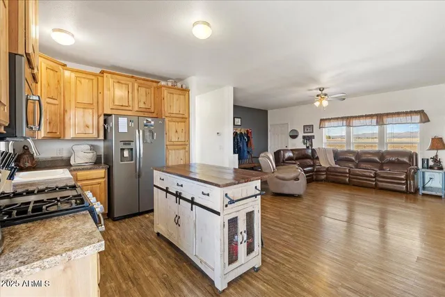 $369,900 | 24617 North Laredo Lane, Paulden, AZ 86334