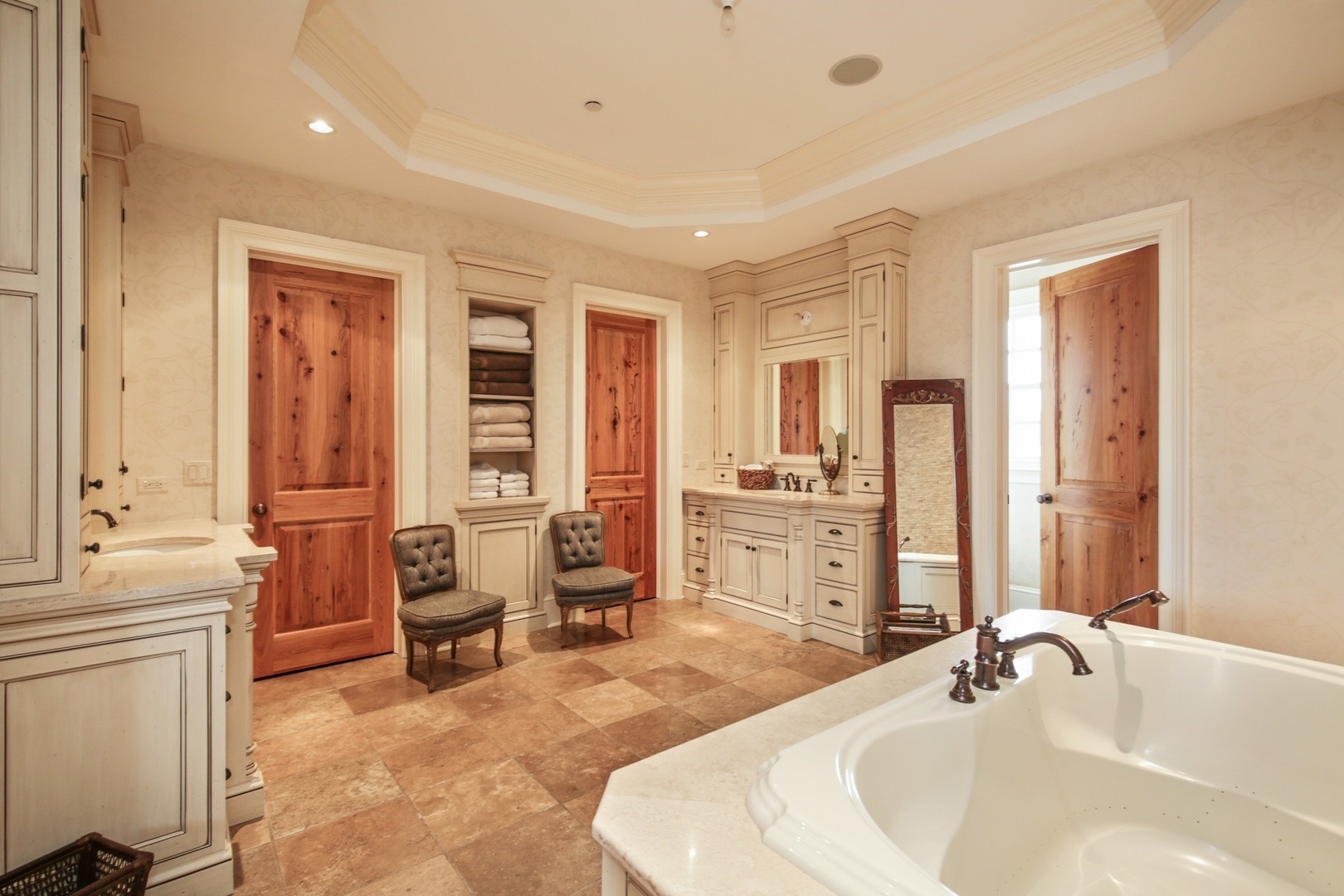 9N655 Kendall Road Elgin, IL 60124 - Photo 15 of 43 a bathroom with a tub sink and mirror