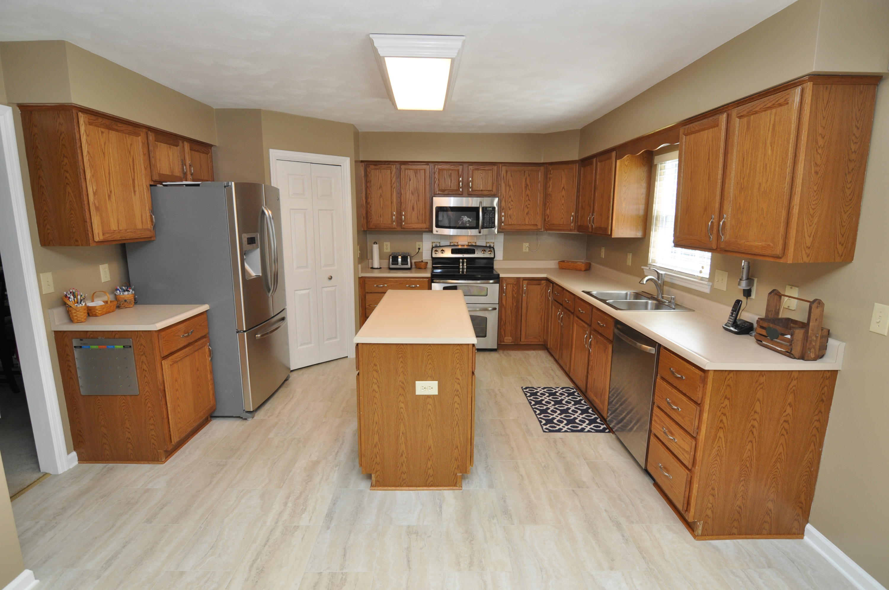 5204 Setter Road Roanoke, VA 24012 - Photo 2 of 41 KITCHEN