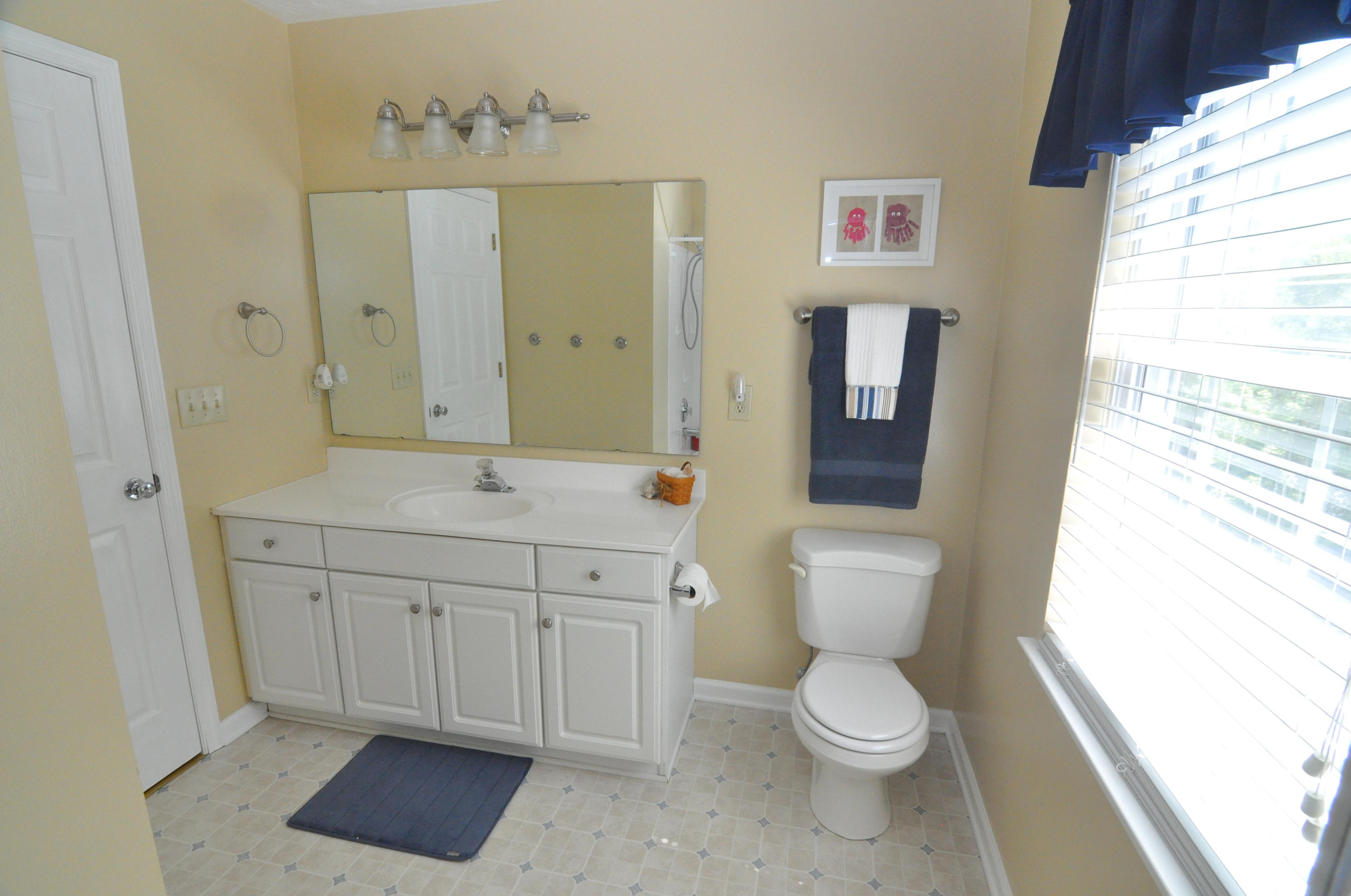 5204 Setter Road Roanoke, VA 24012 - Photo 19 of 41 BATHROOM