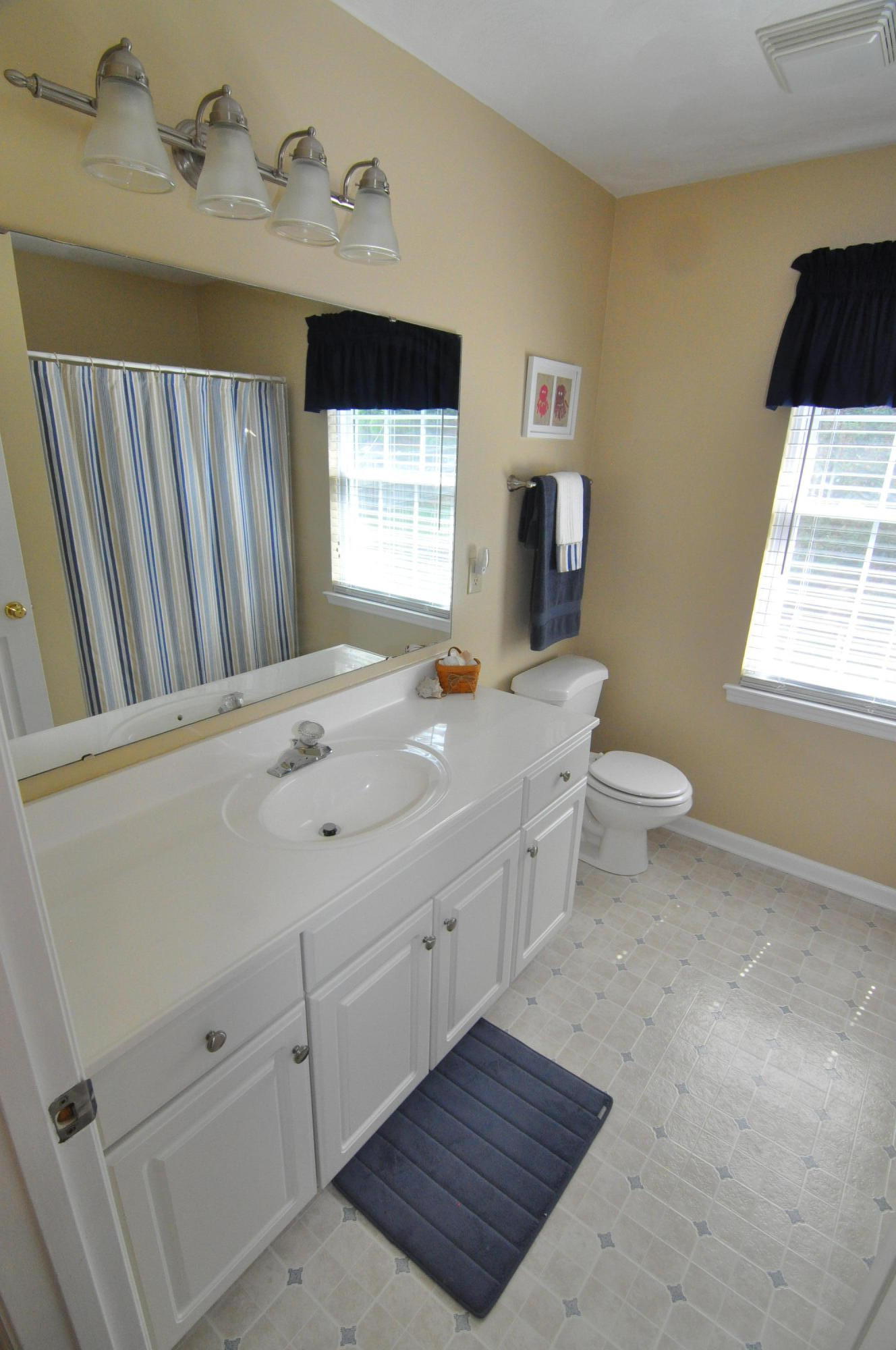 5204 Setter Road Roanoke, VA 24012 - Photo 20 of 41 BATHROOM