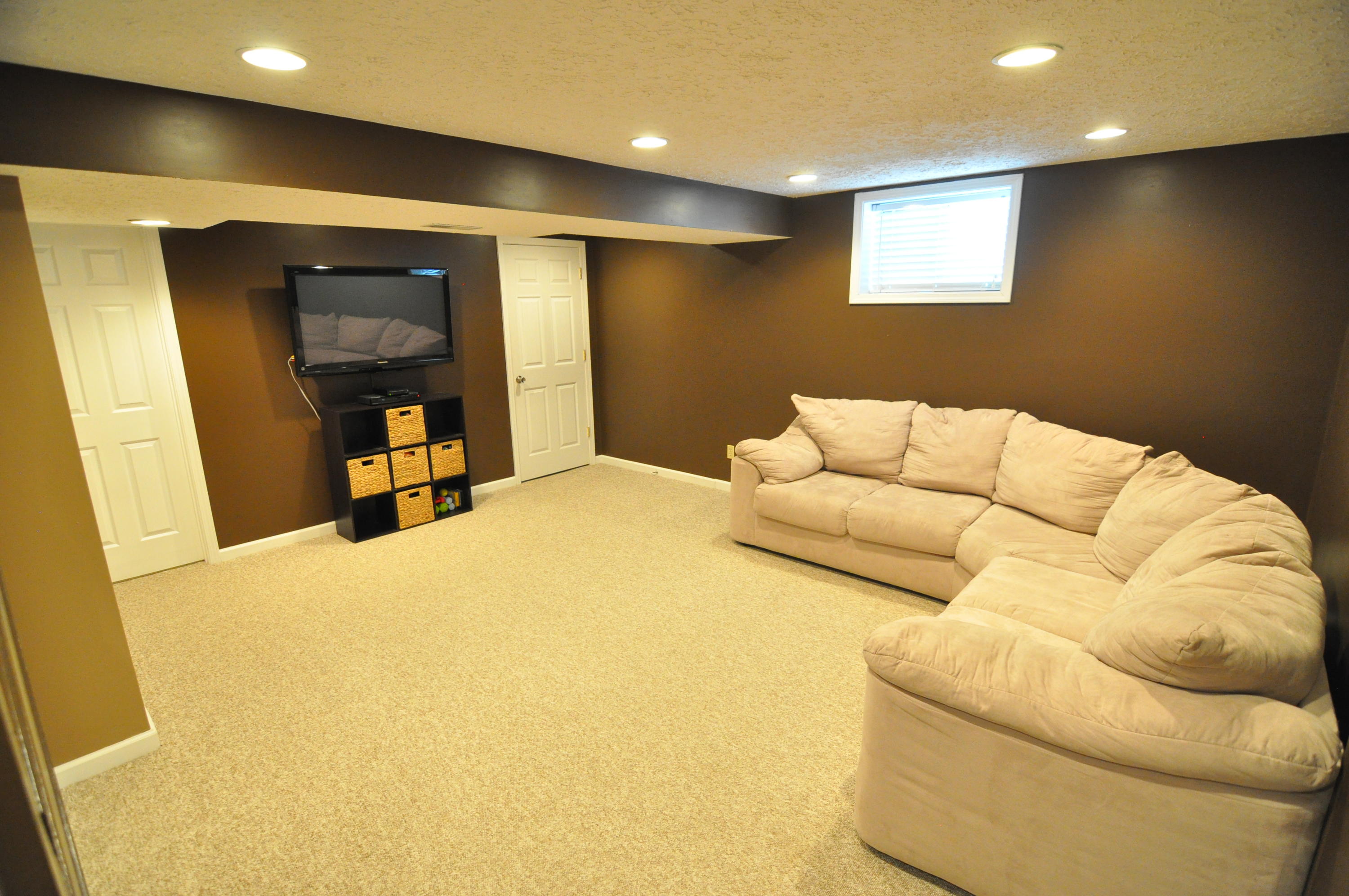 5204 Setter Road Roanoke, VA 24012 - Photo 27 of 41 FAMILY ROOM LOWER