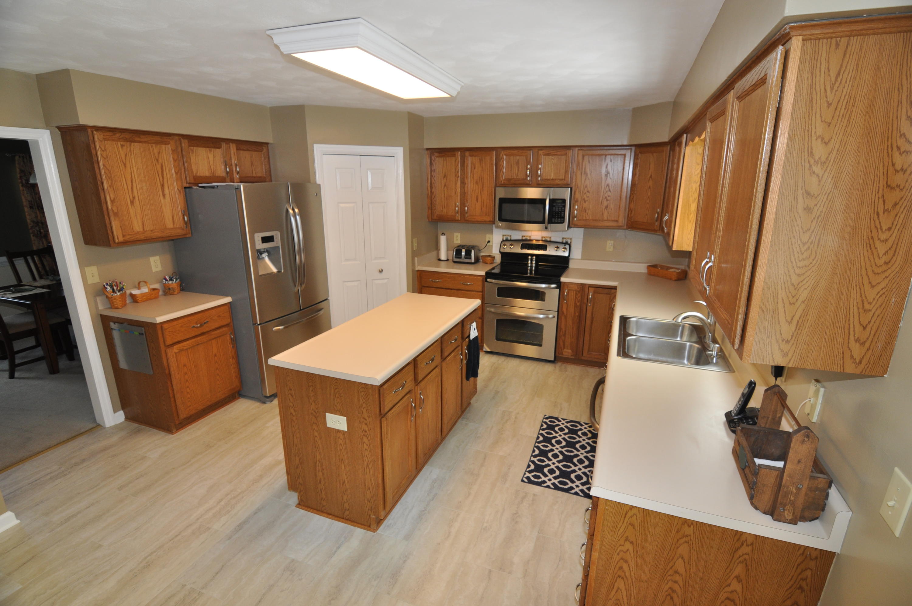 5204 Setter Road Roanoke, VA 24012 - Photo 4 of 41 KITCHEN