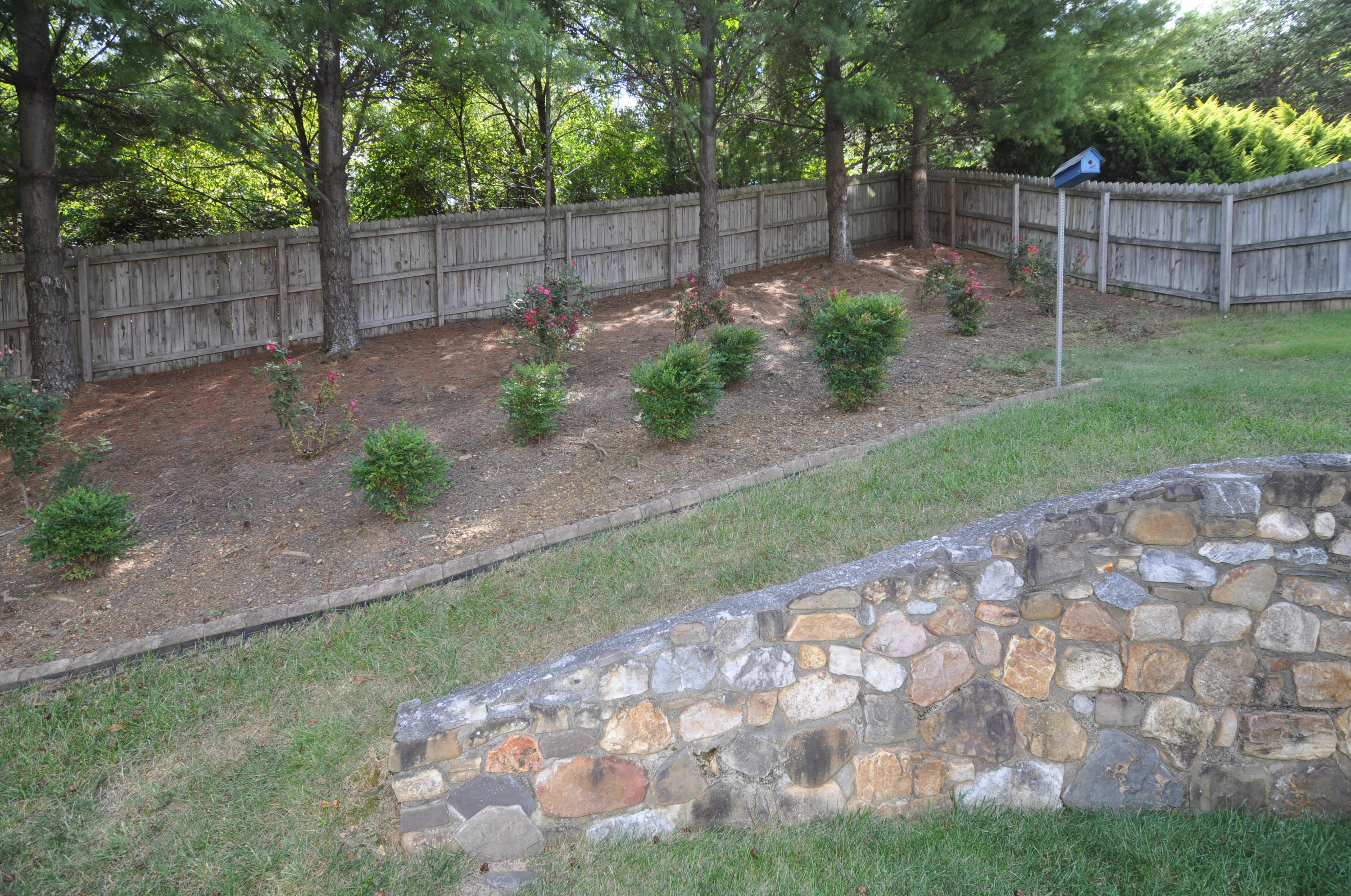 5204 Setter Road Roanoke, VA 24012 - Photo 37 of 41 EXTERIOR LANDSCAPING
