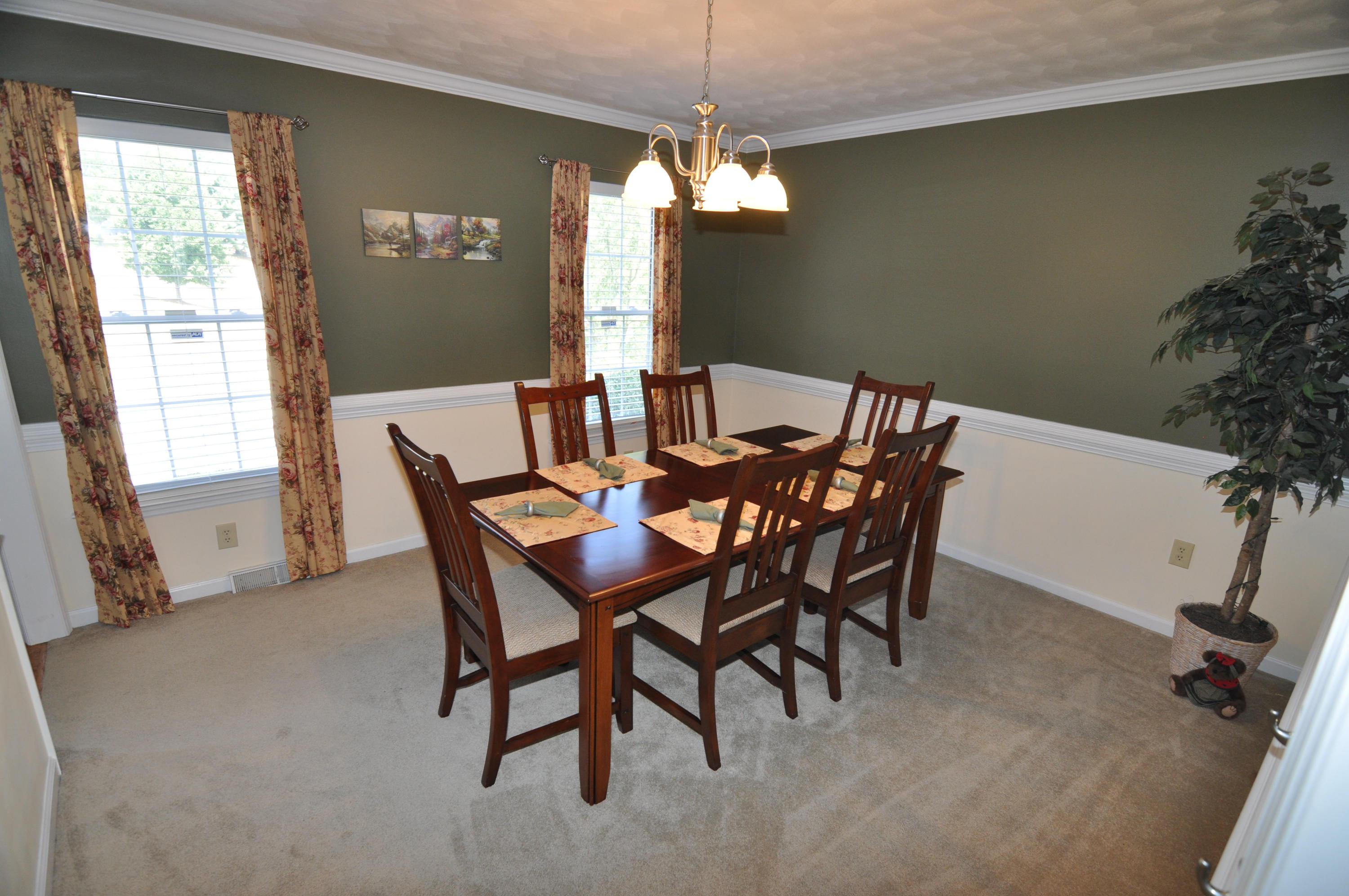 5204 Setter Road Roanoke, VA 24012 - Photo 7 of 41 FORMAL DINING ROOM
