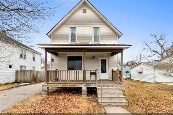 $189,900 | 1533 Pierce Avenue, Marinette, WI 54143