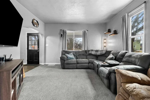 $189,900 | 1533 Pierce Avenue, Marinette, WI 54143