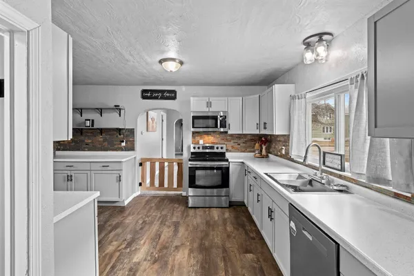 $189,900 | 1533 Pierce Avenue, Marinette, WI 54143