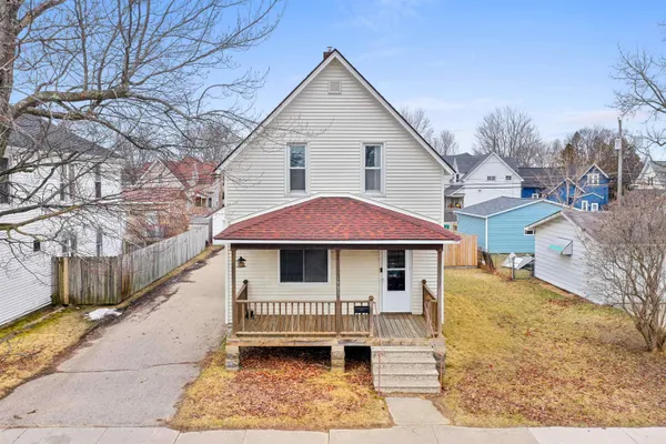 $189,900 | 1533 Pierce Avenue, Marinette, WI 54143