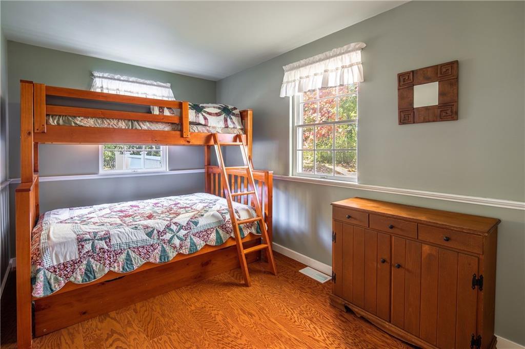 50 Fernald Road Freeport, ME 04032 - Photo 19 of 28 First floor guest bedroom, also with...