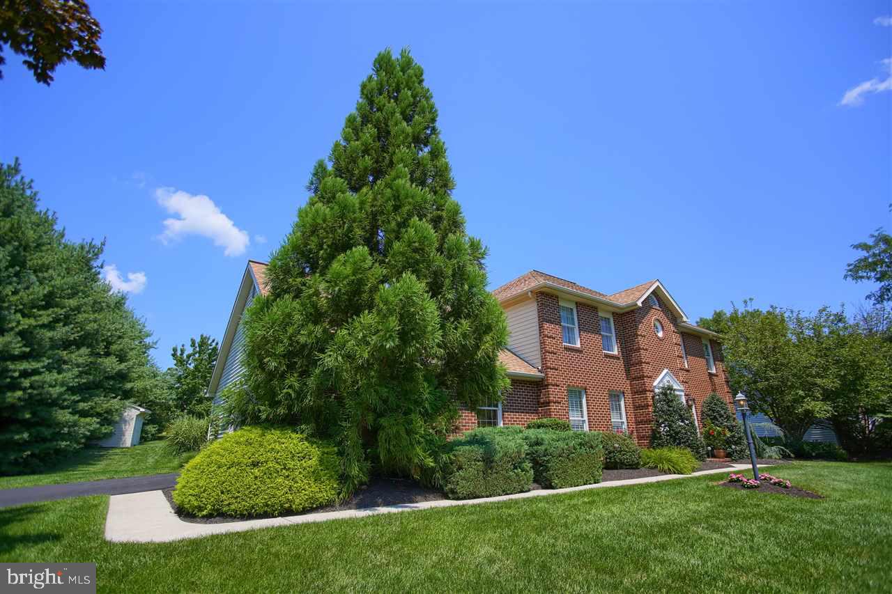 1422 Appletree Road Harrisburg, PA 17110 - Photo 2 of 25 Gallery Image 2