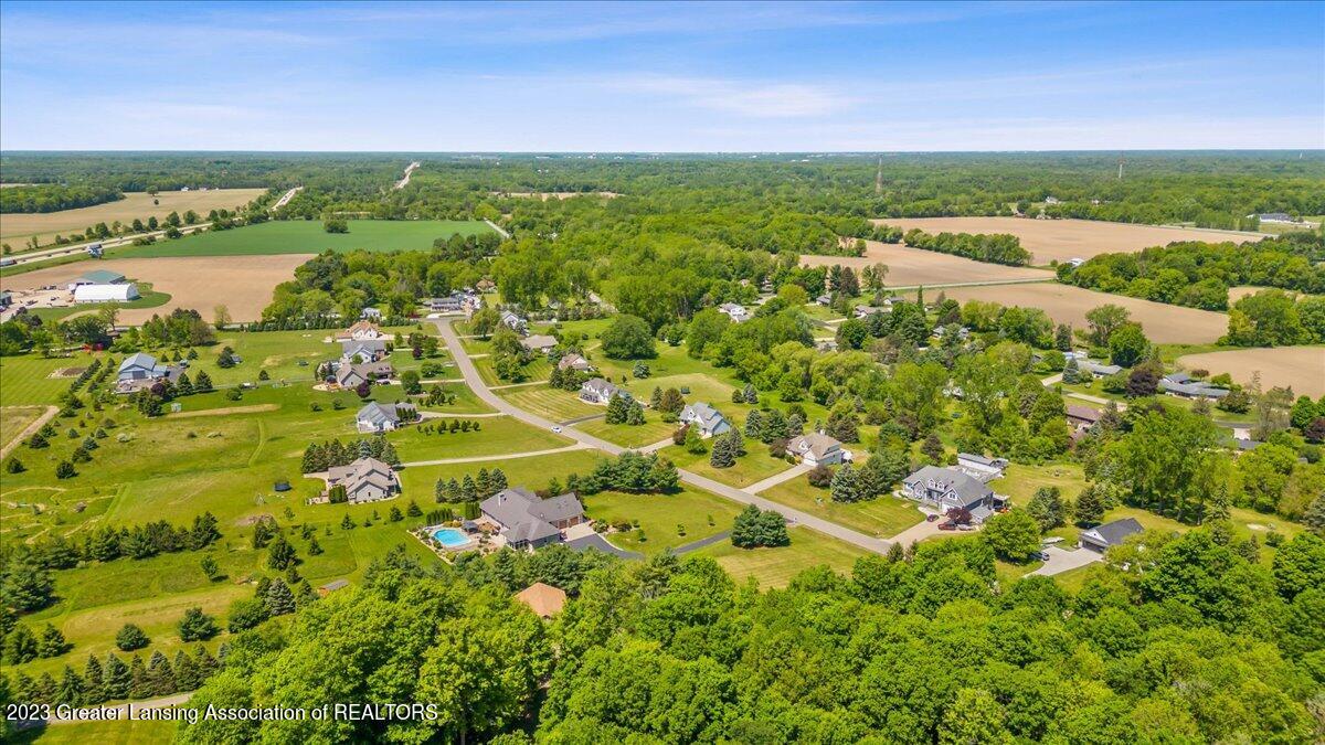 65 Three Oaks Road Okemos, MI 48864 - Photo 50 of 61 50-Media Jett-11