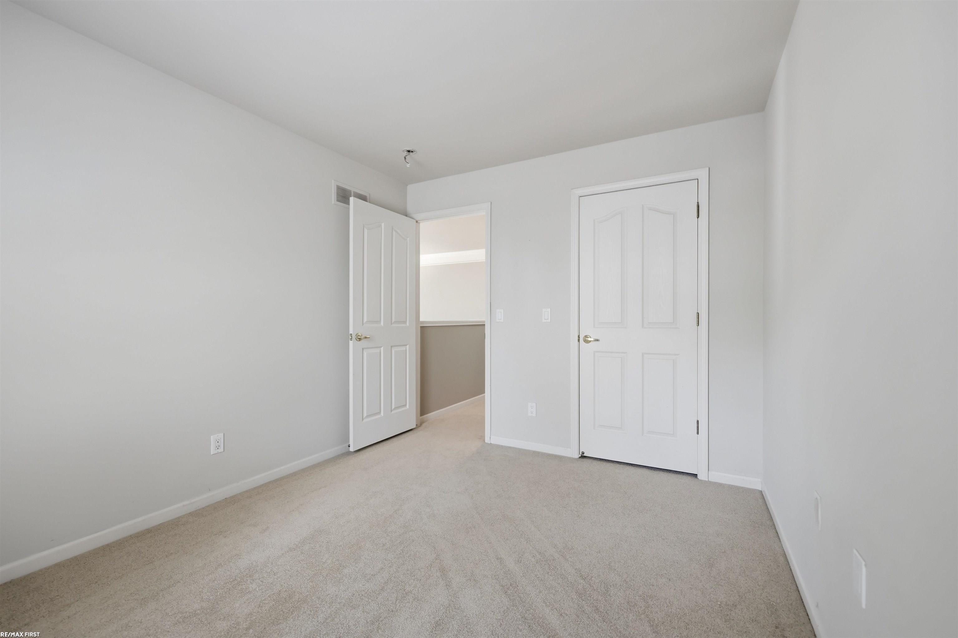 1368 Rock Valley Drive Rochester, MI 48307 - Photo 32 of 47