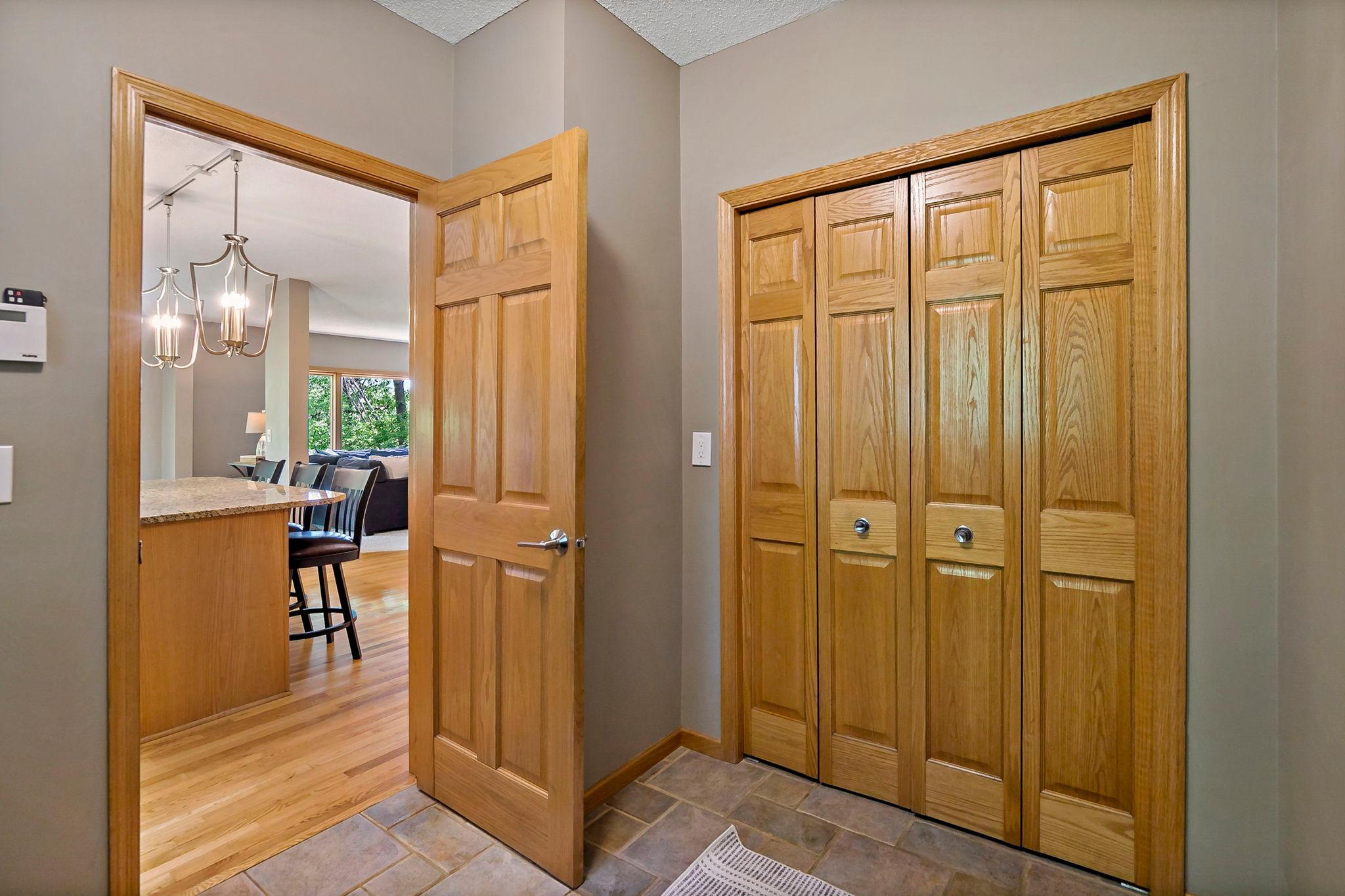 8879 Sylvan Ridge Eden Prairie, MN 55347 - Photo 20 of 49