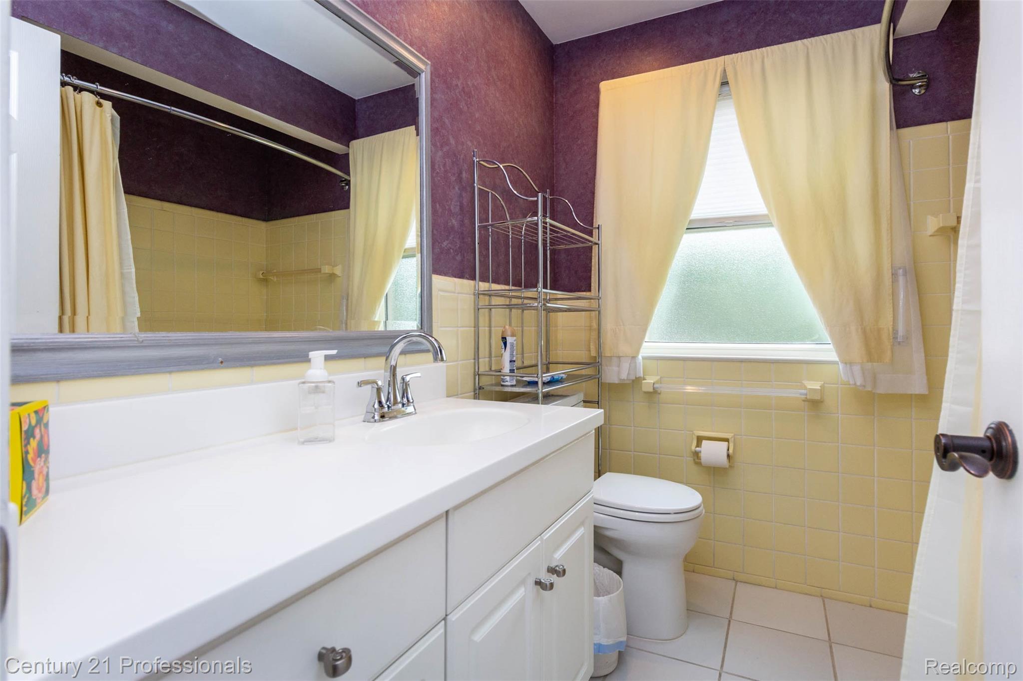 4133 Amherst Road Royal Oak, MI 48073 - Photo 16 of 33 interior (12).jpg