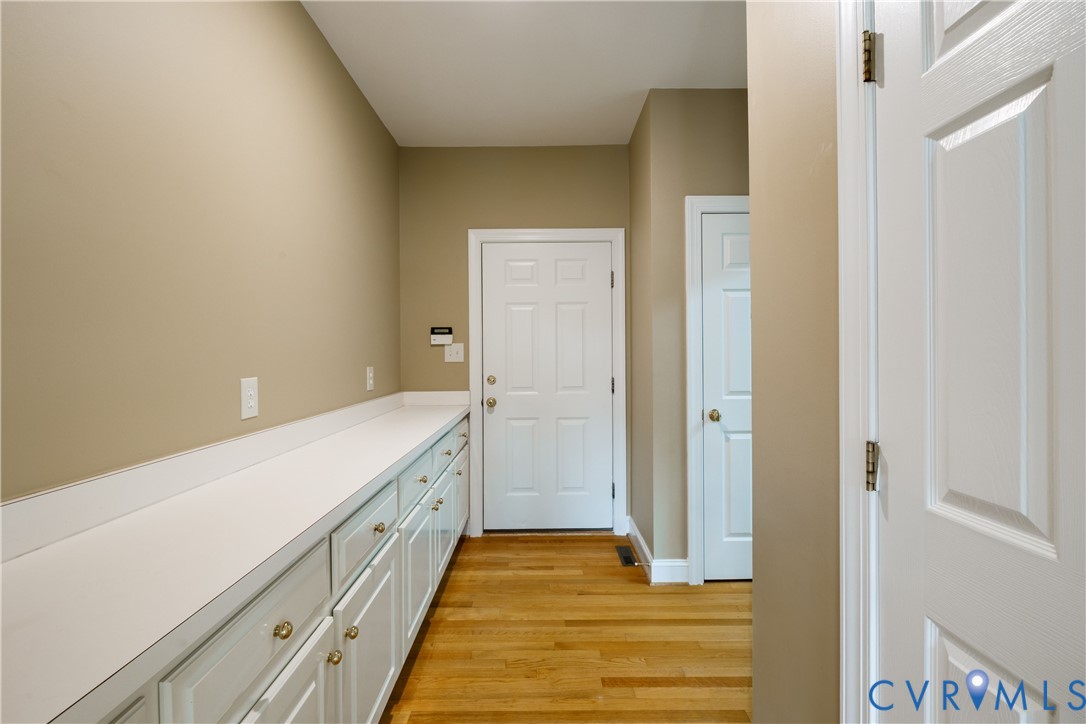 8911 Whistling Swan Road Chesterfield, VA 23838 - Photo 29 of 62 drop zone off of the garage