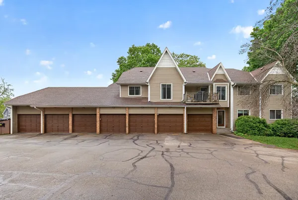 $199,900 | 4664 Tower Street Southeast, Unit 212, Prior Lake, MN 55372