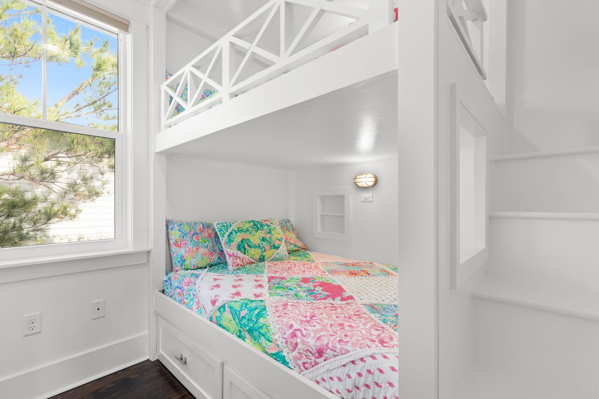 694 Flatwoods Forest Loop Santa Rosa Beach, FL 32459 - Photo 16 of 54 a view of small entryway