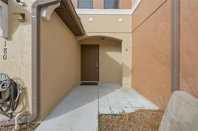 a view of entryway with a rug