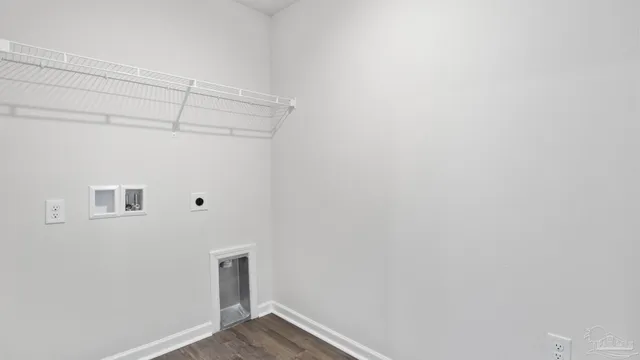 a view of walk in closet