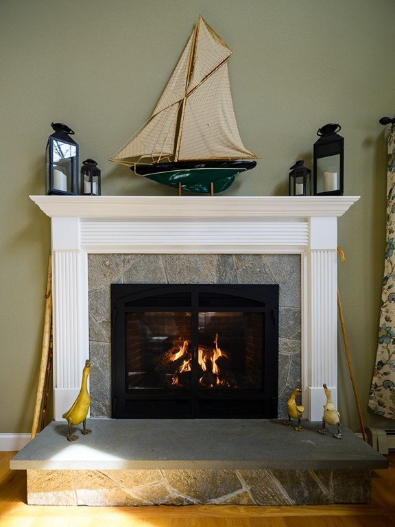 47 Bates Point Road Webster, MA 01570 - Photo 9 of 30 Gallery Image 9