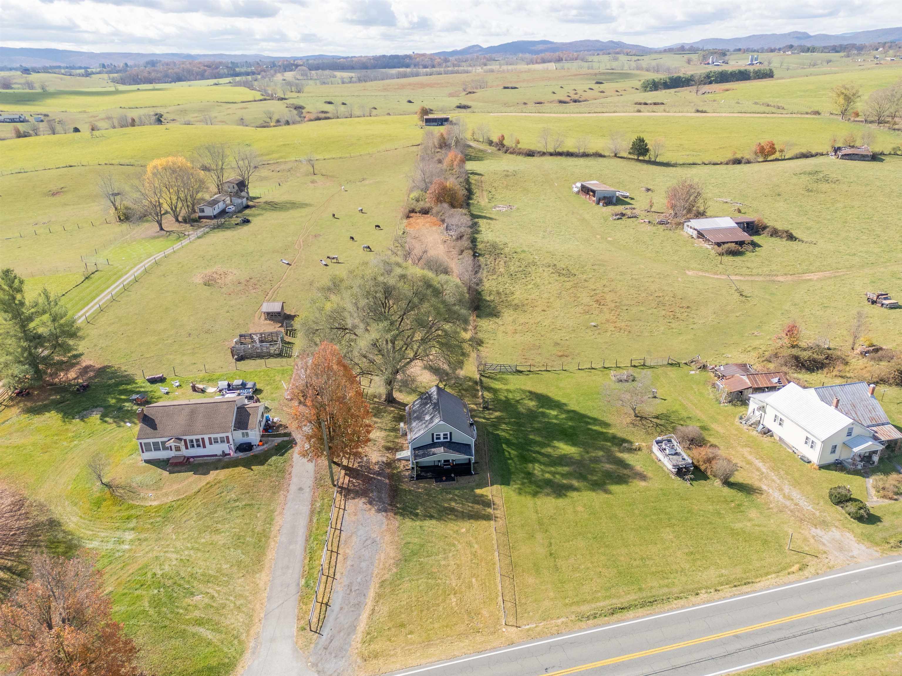 5099 Thornspring Road Pulaski, VA 24301 - Photo 43 of 53 Gallery Image 43
