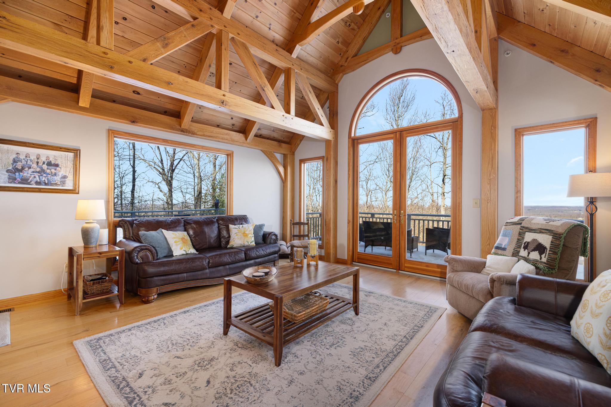 435 Cherokee Mountain Road Jonesborough, TN 37659 - Photo 19 of 75 Living room