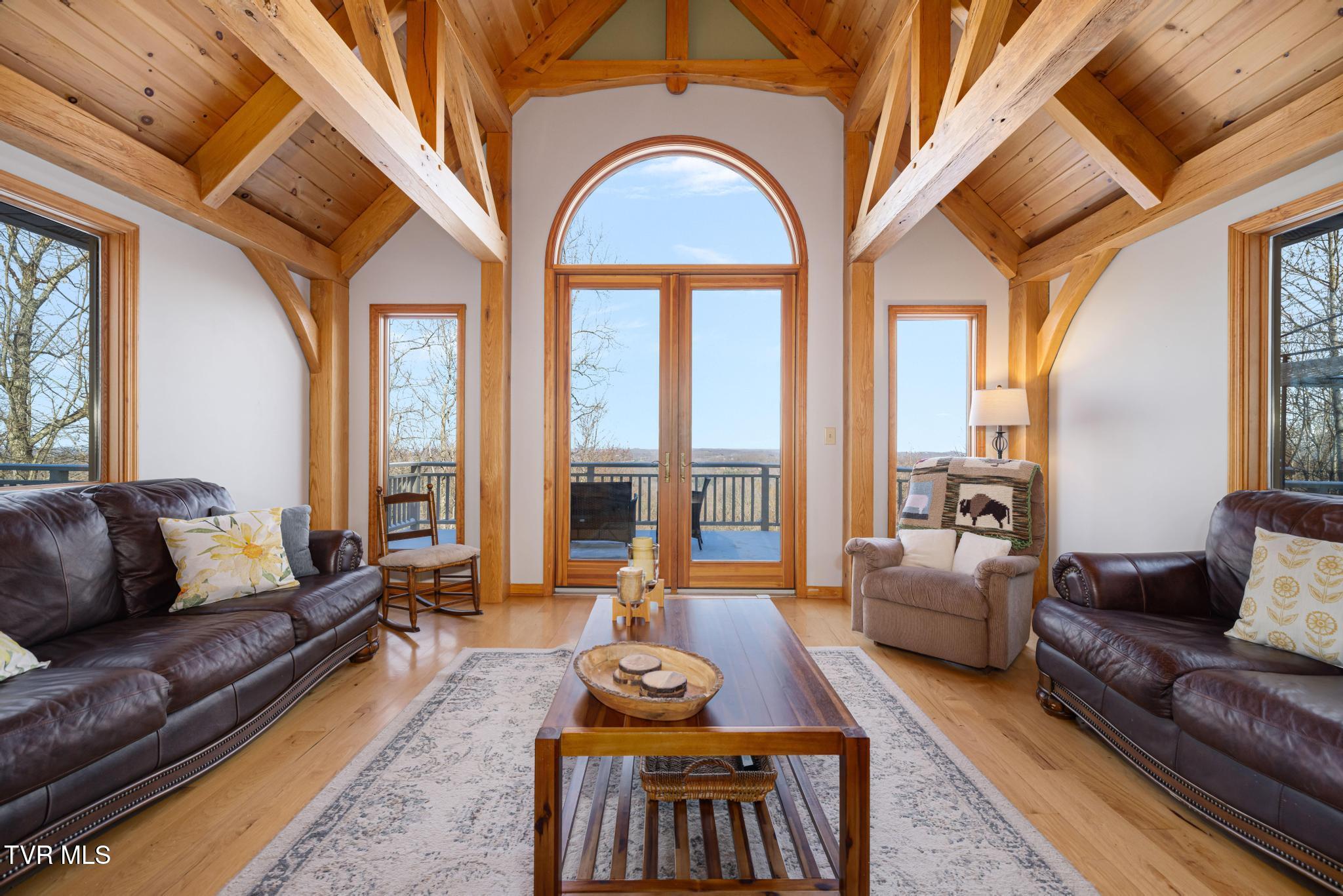 435 Cherokee Mountain Road Jonesborough, TN 37659 - Photo 20 of 75 Living room
