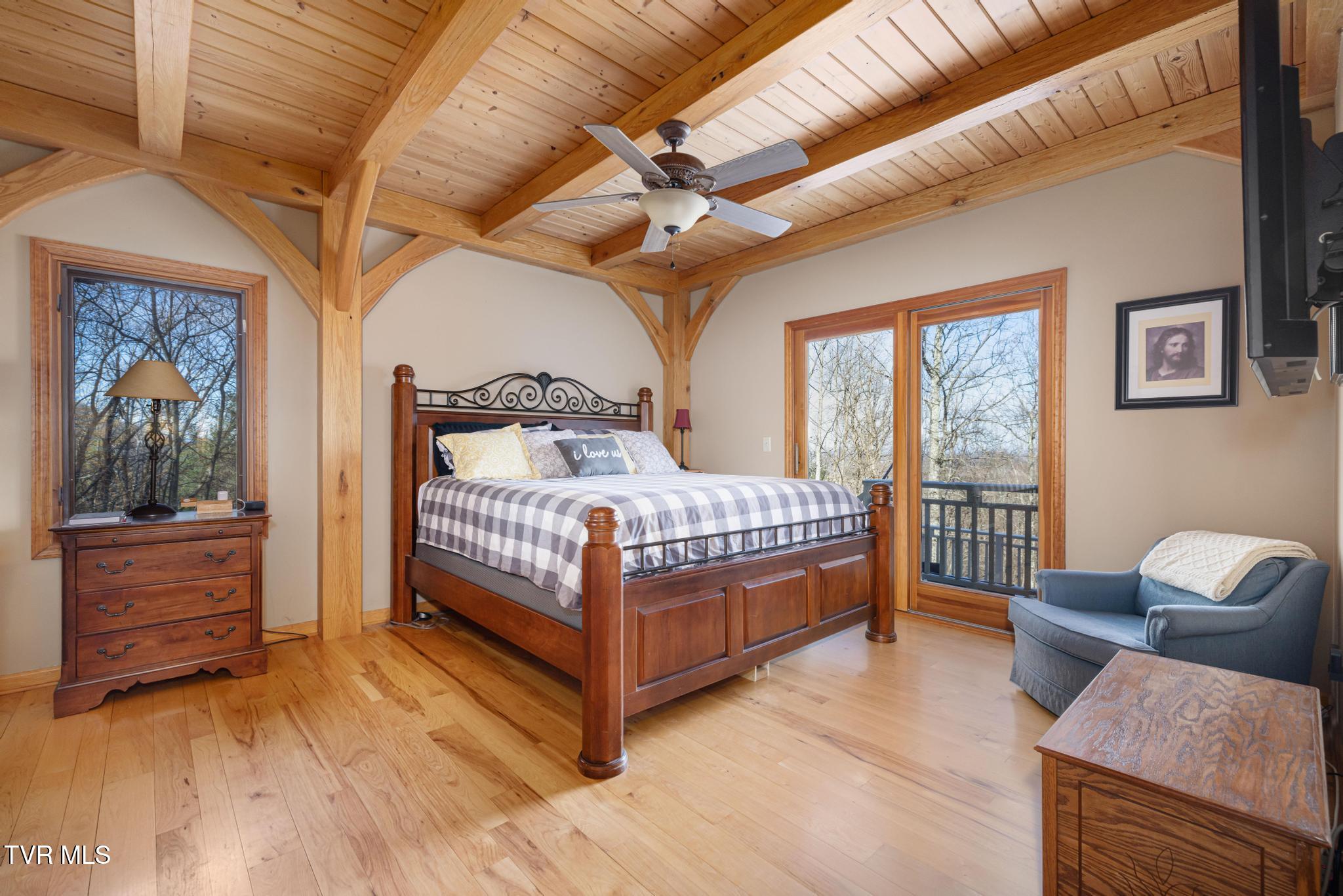 435 Cherokee Mountain Road Jonesborough, TN 37659 - Photo 26 of 75 Primary bedroom on the main level