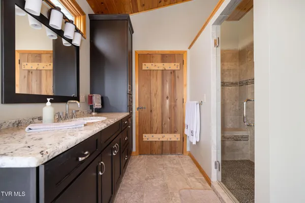 $1,224,800 | 435 Cherokee Mountain Road, Jonesborough, TN 37659