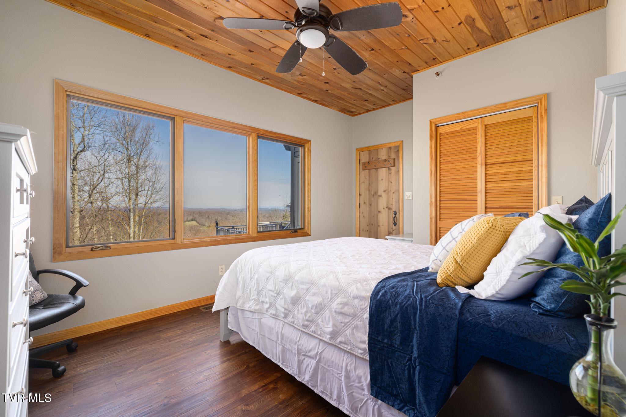 435 Cherokee Mountain Road Jonesborough, TN 37659 - Photo 31 of 75 Second bedroom