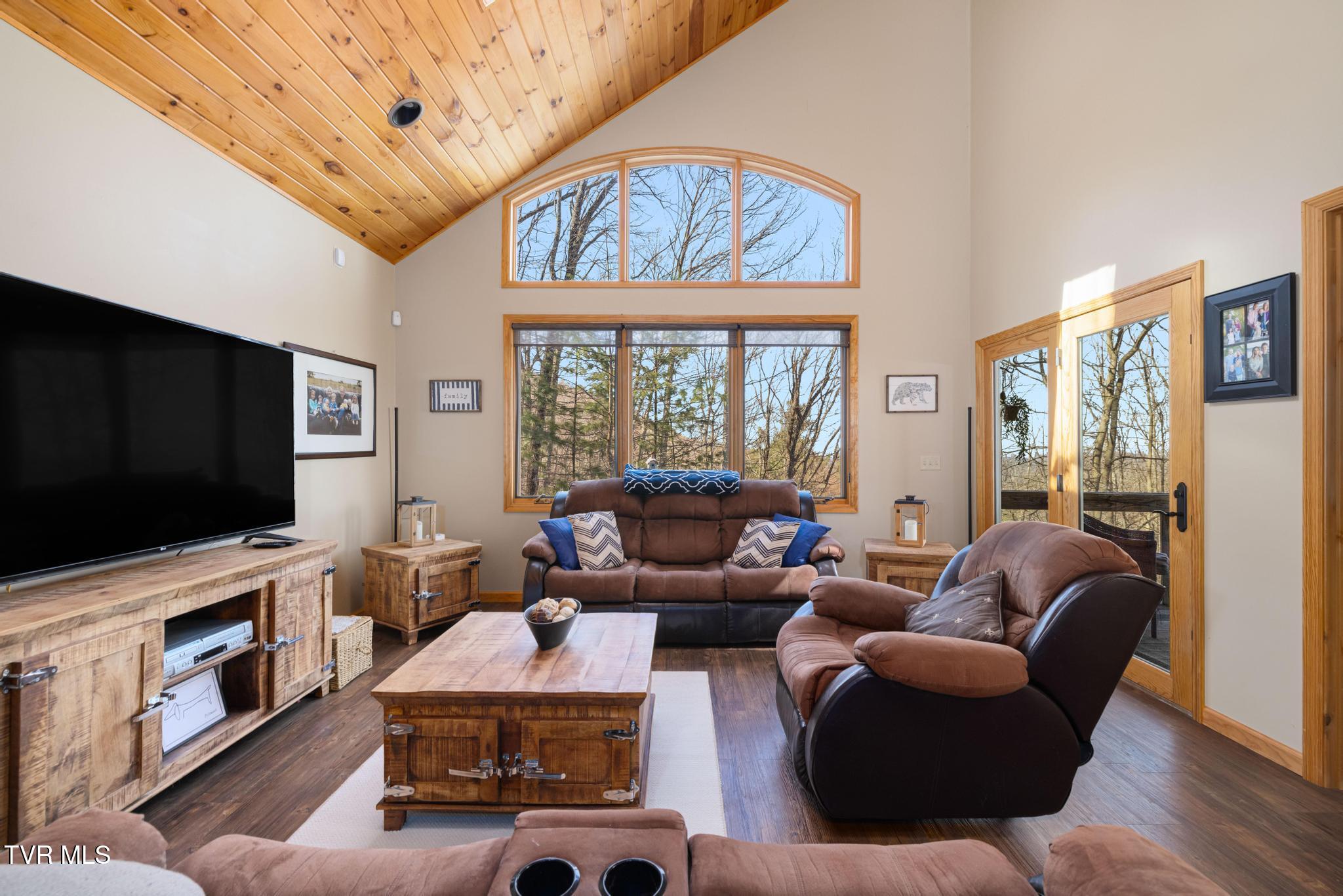 435 Cherokee Mountain Road Jonesborough, TN 37659 - Photo 32 of 75 Den off of primary bedroom