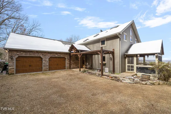 $1,224,800 | 435 Cherokee Mountain Road, Jonesborough, TN 37659