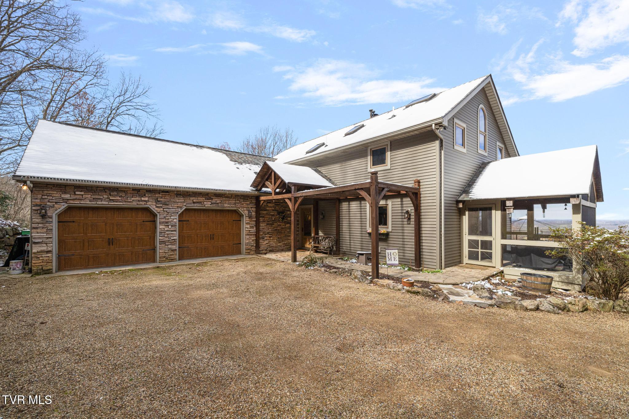 435 Cherokee Mountain Road Jonesborough, TN 37659 - Photo 5 of 75 2 car garage