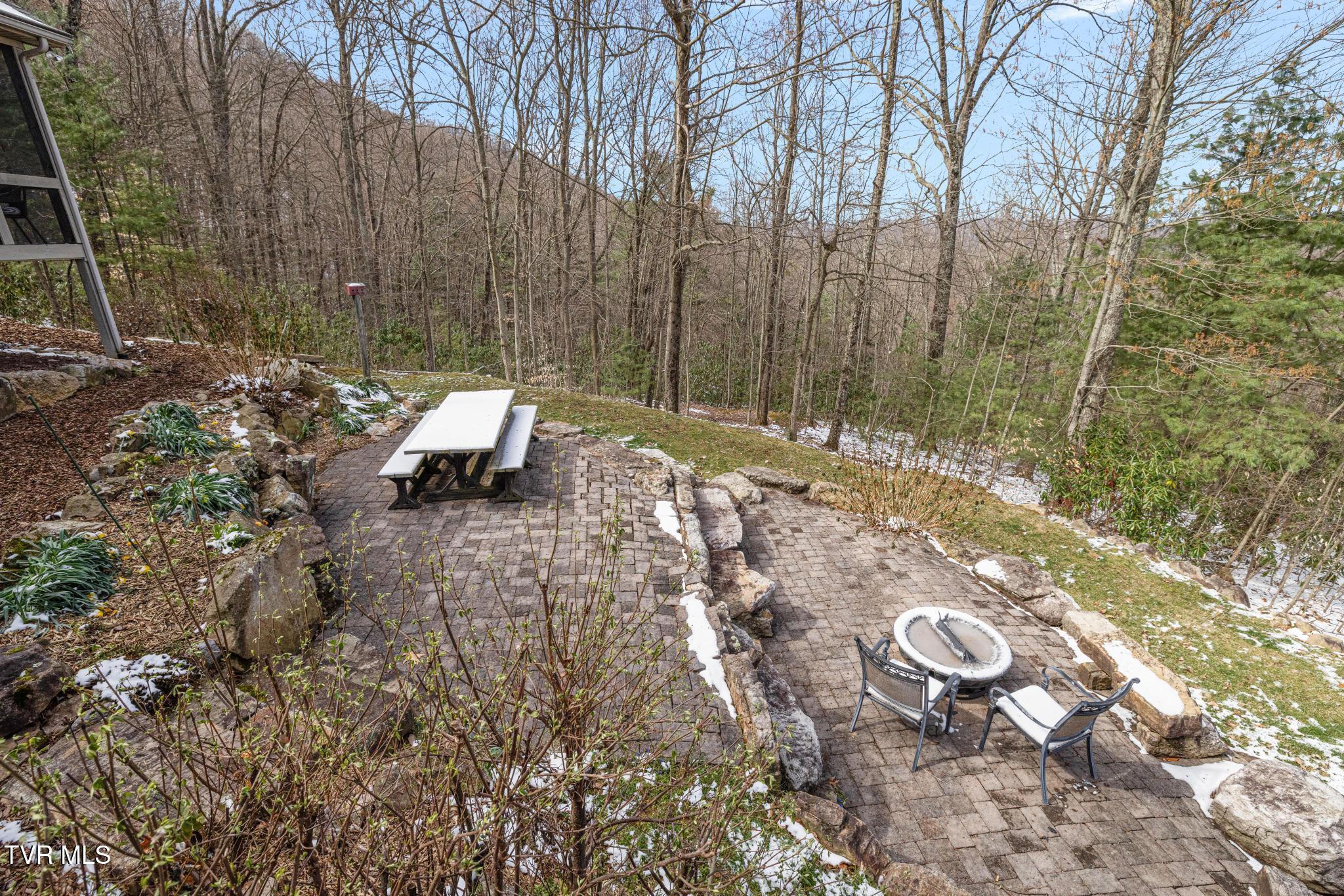 435 Cherokee Mountain Road Jonesborough, TN 37659 - Photo 62 of 75 Picnic area with firepit