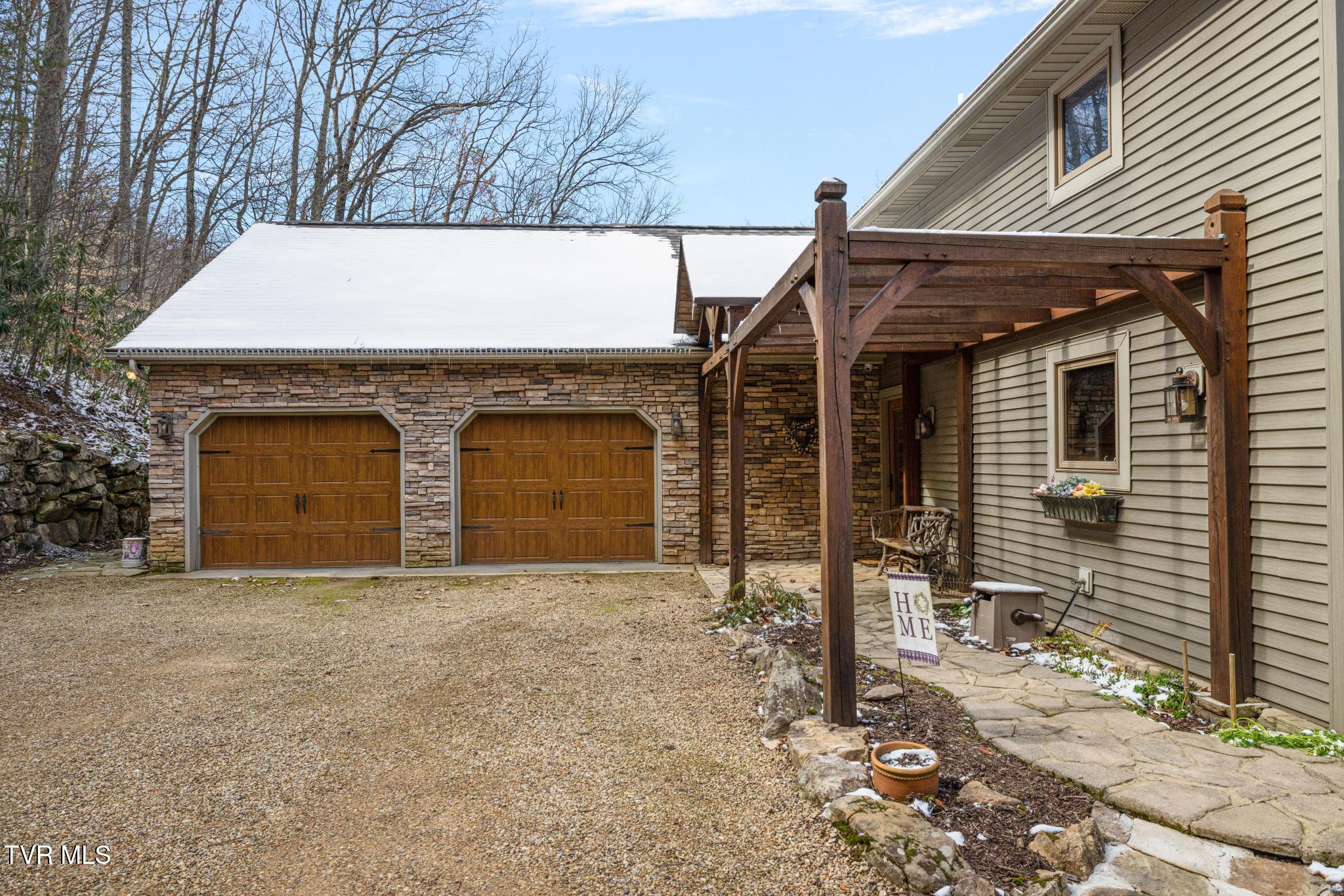 435 Cherokee Mountain Road Jonesborough, TN 37659 - Photo 69 of 75 2 car garage