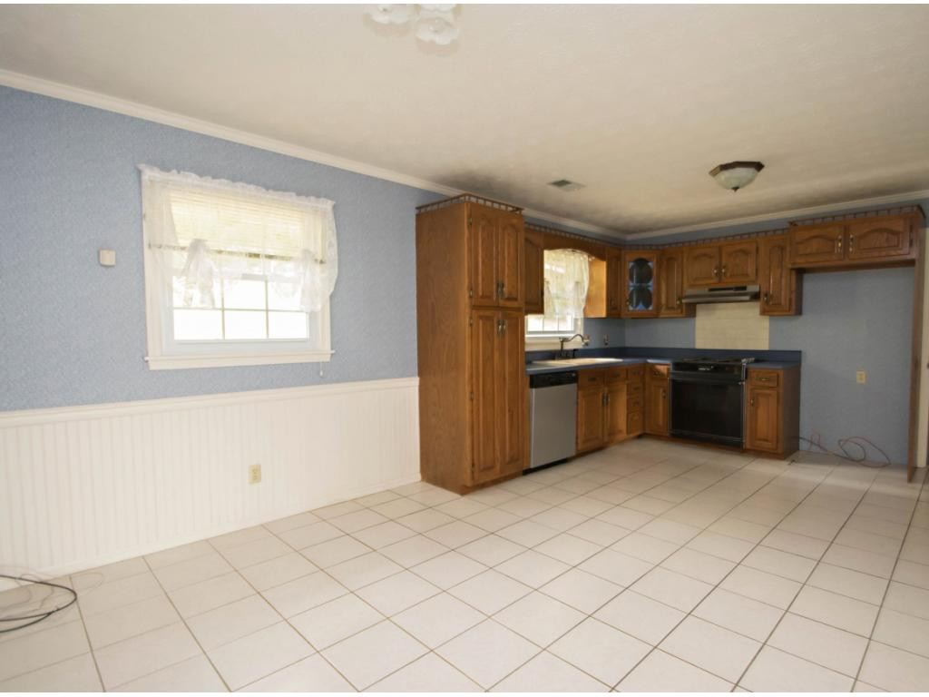 122 Bernie Lewis Road Elizabethton, TN 37643 - Photo 5 of 26 Photo 5