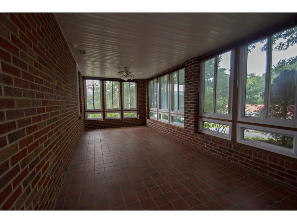 122 Bernie Lewis Road Elizabethton, TN 37643 - Photo 6 of 26 Photo 6