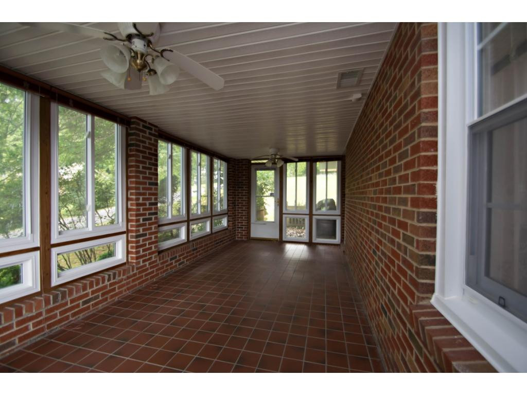 122 Bernie Lewis Road Elizabethton, TN 37643 - Photo 7 of 26 Photo 7